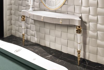 VERSAILLES - Image 2